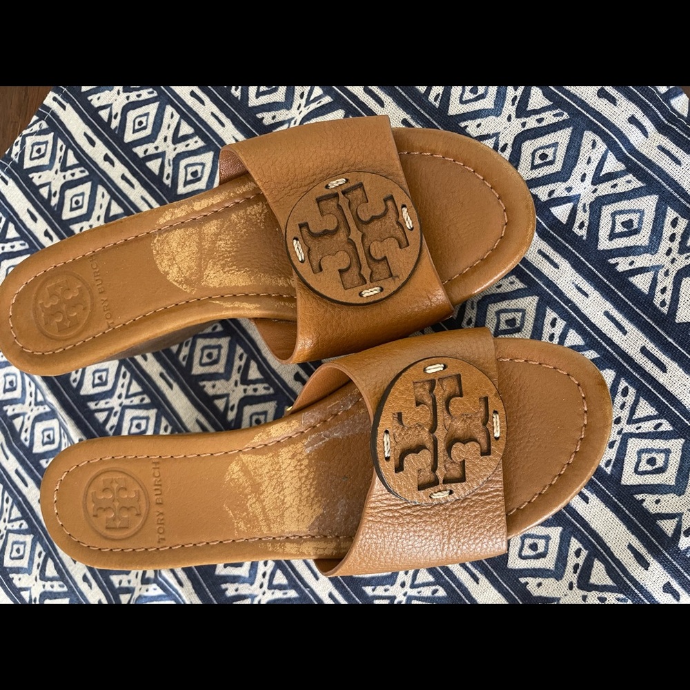 Tory Burch platform sandal in Carmel color